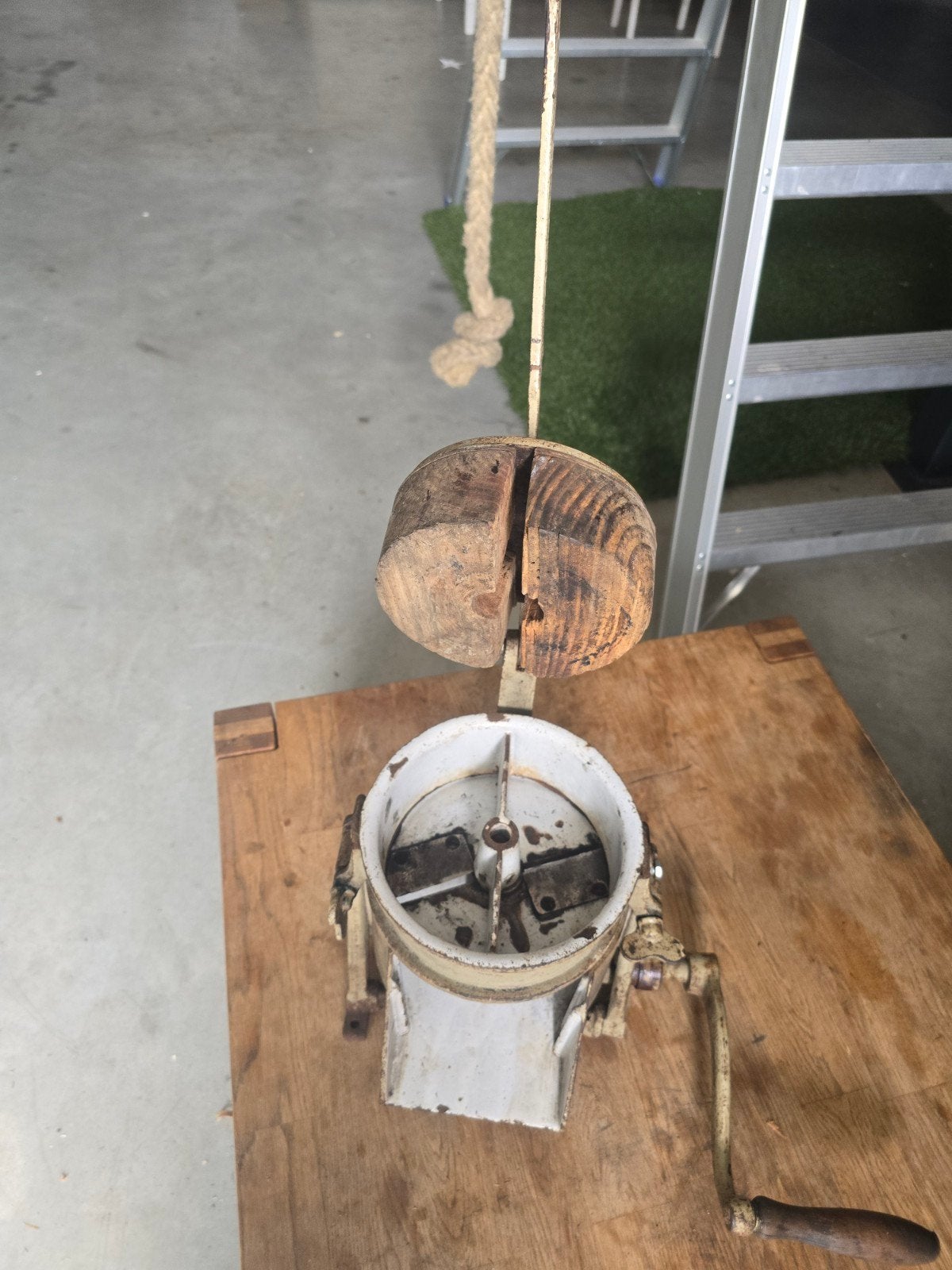 Bakkerij machine, Antiek en Kunst, Antiek | Gereedschap en Instrumenten, Ophalen
