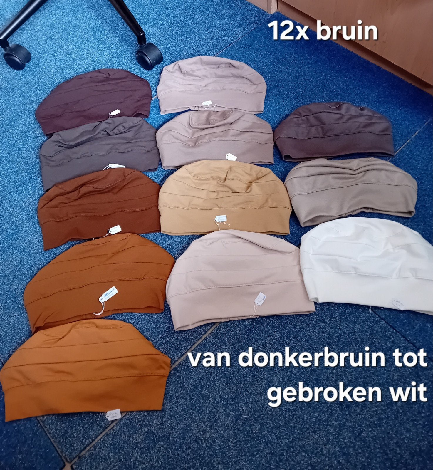chemo tricot mutsjes div bruine kleuren, Kleding | Dames, Ophalen of Verzenden, Nieuw, Maat 42/44 (L), Muts