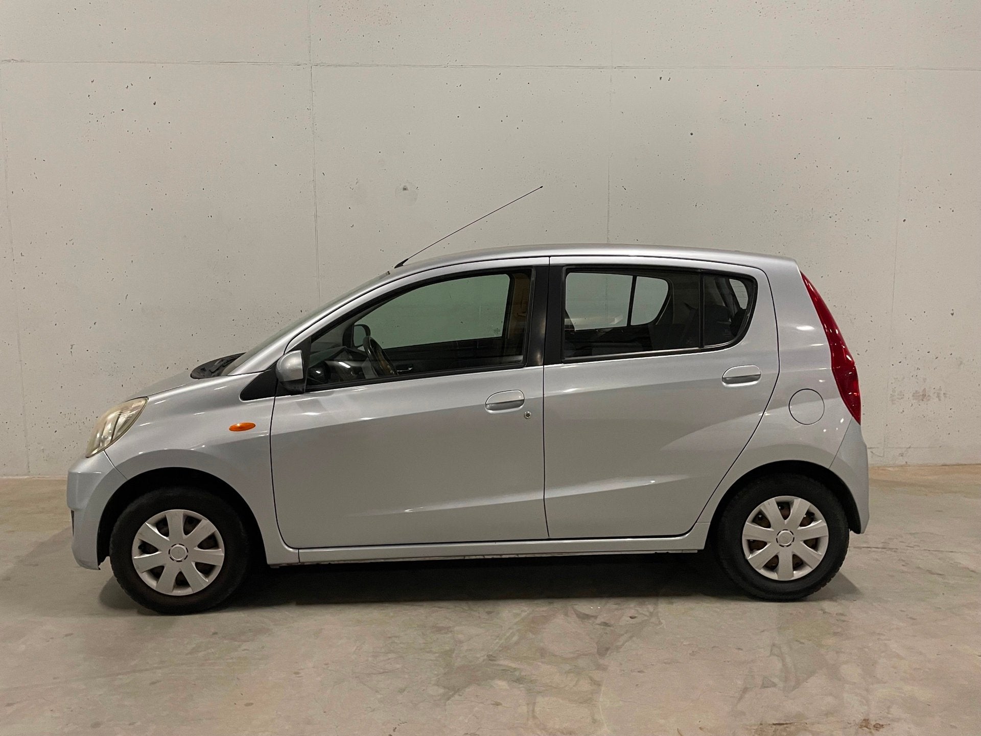 Daihatsu Cuore 1.0 Premium 5drs. Airco Trekhaak, Voorwielaandrijving, Stof, 18 €/maand, 4 stoelen