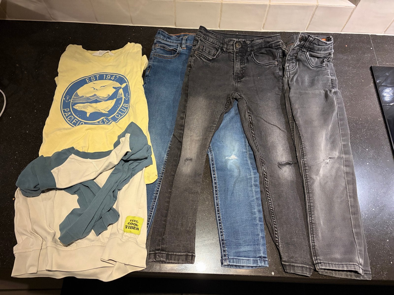 Jeans en T-shirts pakket - Diverse maten en kleuren, Ophalen, Jongen, Shirt of Longsleeve
