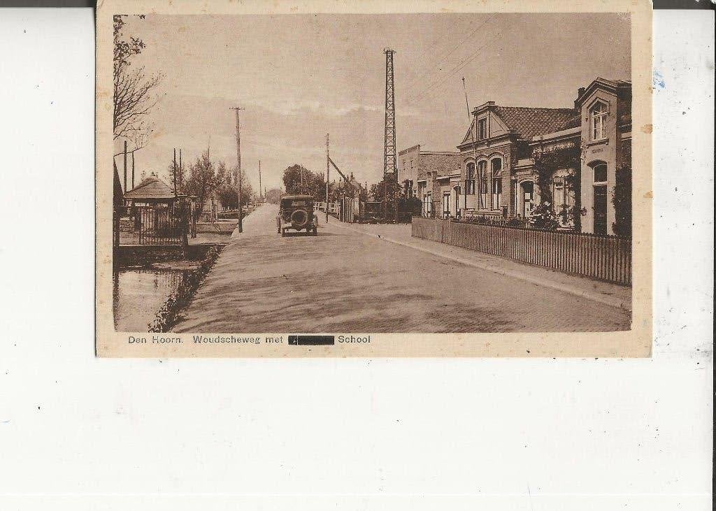 Den Hoorn Woudscheweg met school en Ford van Velzen, Ophalen of Verzenden, Voor 1920, Ongelopen, Zuid-Holland