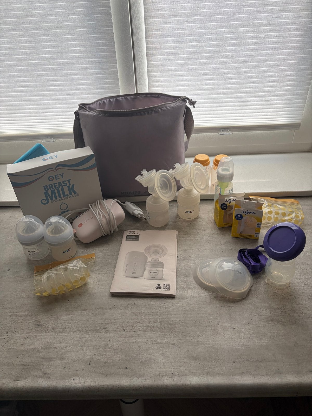Philips Avent Dubbele Elektrische Borstkolf met Accessoires, Ophalen, Zo goed als nieuw
