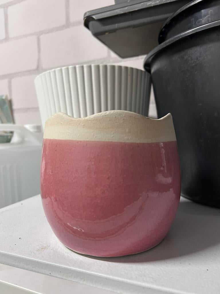Roze bloempotjes set van twee, Ophalen, Rond, Zo goed als nieuw, Aardewerk