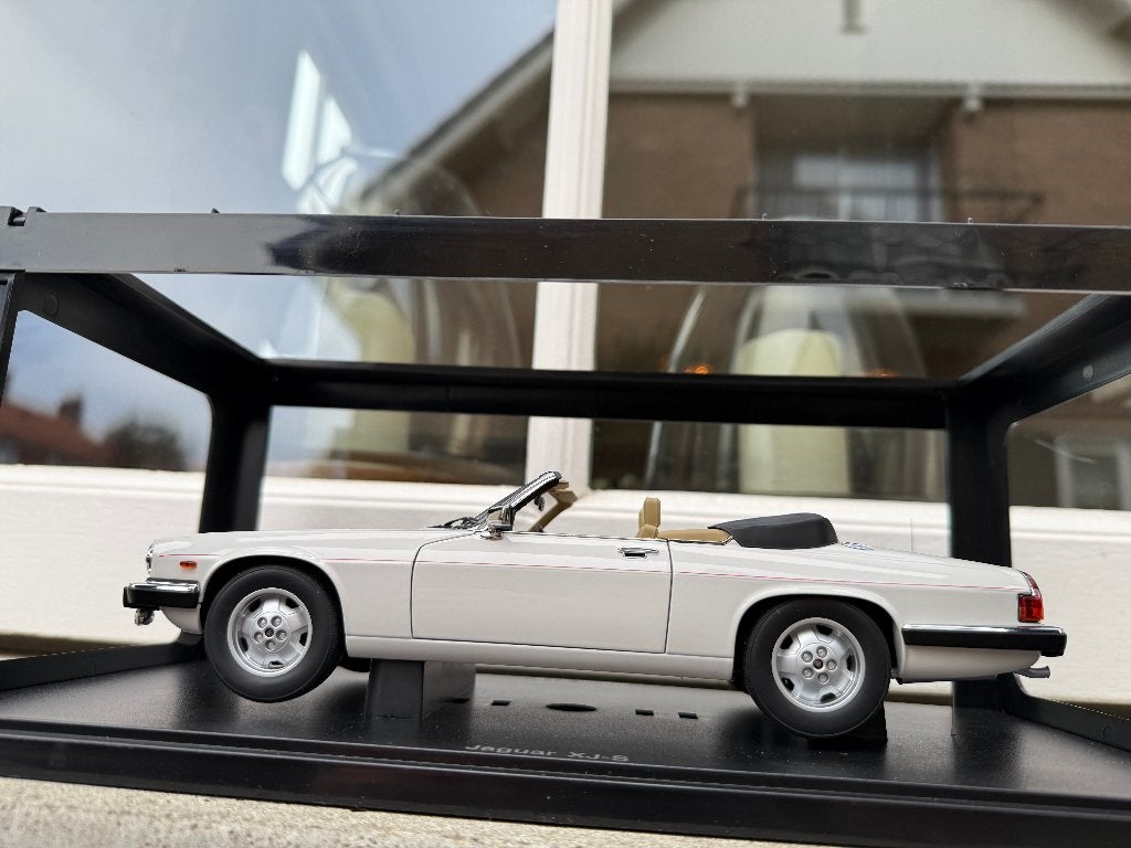 1:18 Jaguar XJ-S V12 cabrio wit Autoart 73571, Auto, Autoart, Nieuw, Ophalen of Verzenden