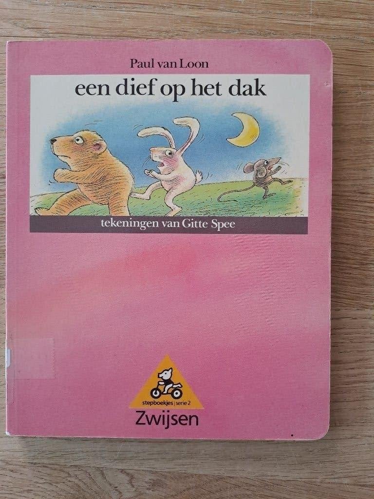 STEPBOEKJE. NR. 2. EEN DIEF OP HET DAK. PAUL VAN LOON., Gelezen, 5 of 6 jaar, Fictie algemeen, Jongen of Meisje