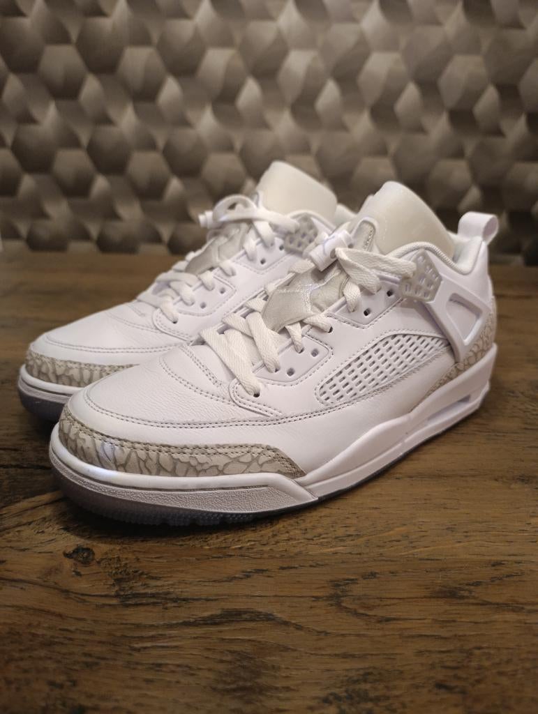 Air Jordan Spizike - White Metallic Silver Grey - 44-10, Kleding | Heren, Schoenen, Wit, Air Jordan, Nieuw, Ophalen of Verzenden