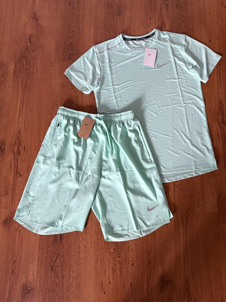Nike Miller set, Kleding | Heren, Sportkleding, Overige kleuren, Maat 48/50 (M), Nieuw, Ophalen of Verzenden