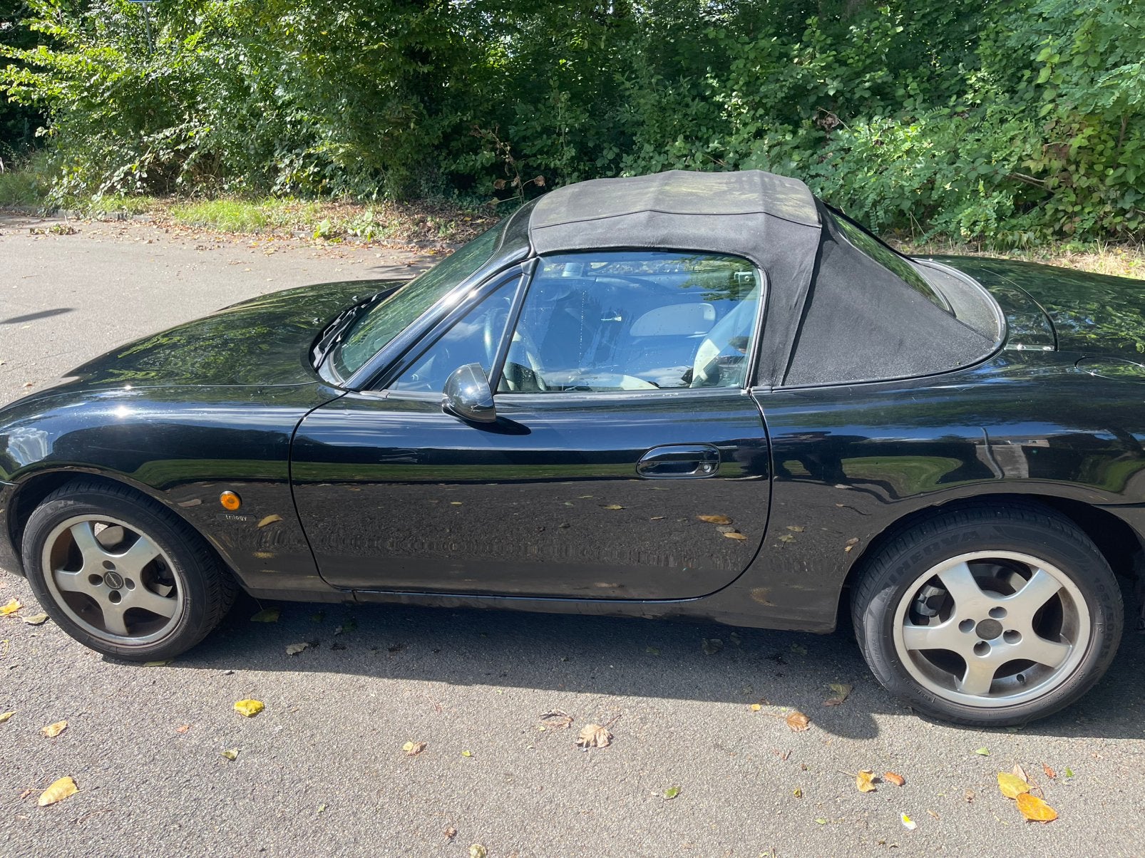 Foto 3 van Mazda MX-5 1.6 I 2003 Zwart
