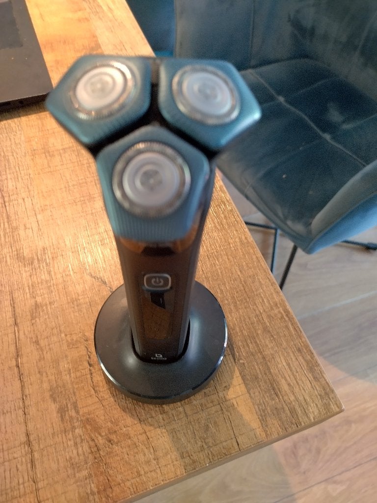 Philips scheerapparaat serie 7000 gebruikt met oplader  etui, Ophalen of Verzenden, Gebruikt, Gehele gezicht, Overige typen