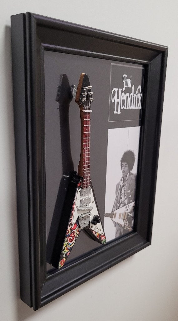 Jimi Hendrix Shaped miniatuur gitaar op lijst wanddeco deco, Info@deconoord.nl, Deco Noord, Nieuw, Ophalen of Verzenden