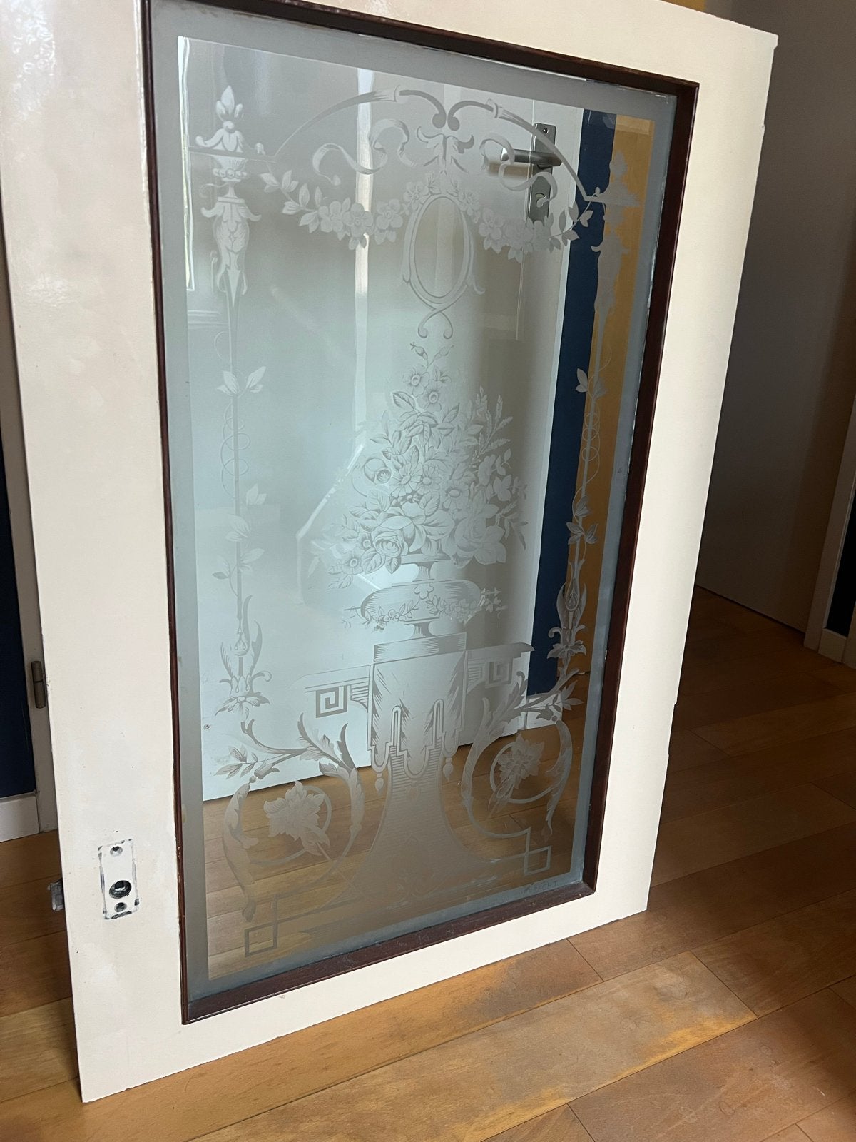 Geëtst mat geslepen glas, Ophalen