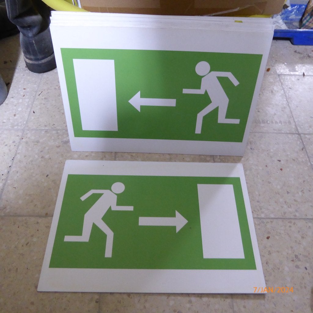 Pictogram evacuatie, 35 cm X 24 cm, 2 mm dik., Ophalen of Verzenden, Zo goed als nieuw