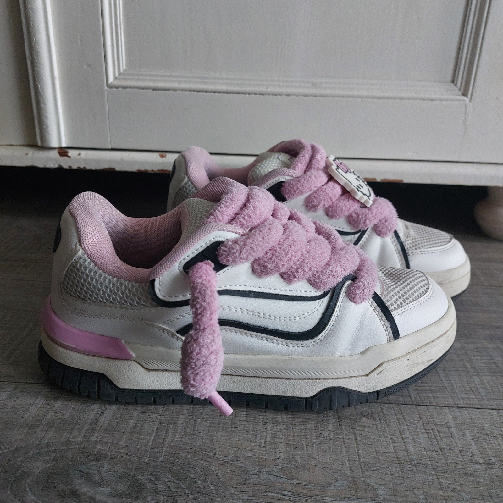 Bershka x Hello Kitty chunky sneakers 36, Kleding | Dames, Wit, Ophalen of Verzenden, Sneakers of Gympen, Bershka x Hello Kitty
