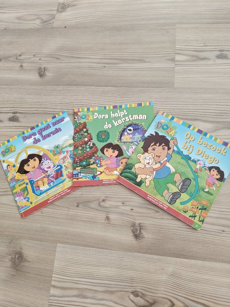 3 Dora en Diego boekjes, Ophalen of Verzenden, Zo goed als nieuw