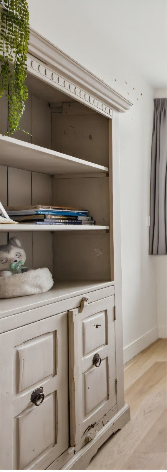 Koloniale kast van hout, krijtverf, opknapper (boekenkast), Ophalen, Koloniaal, 50 tot 100 cm, 150 tot 200 cm