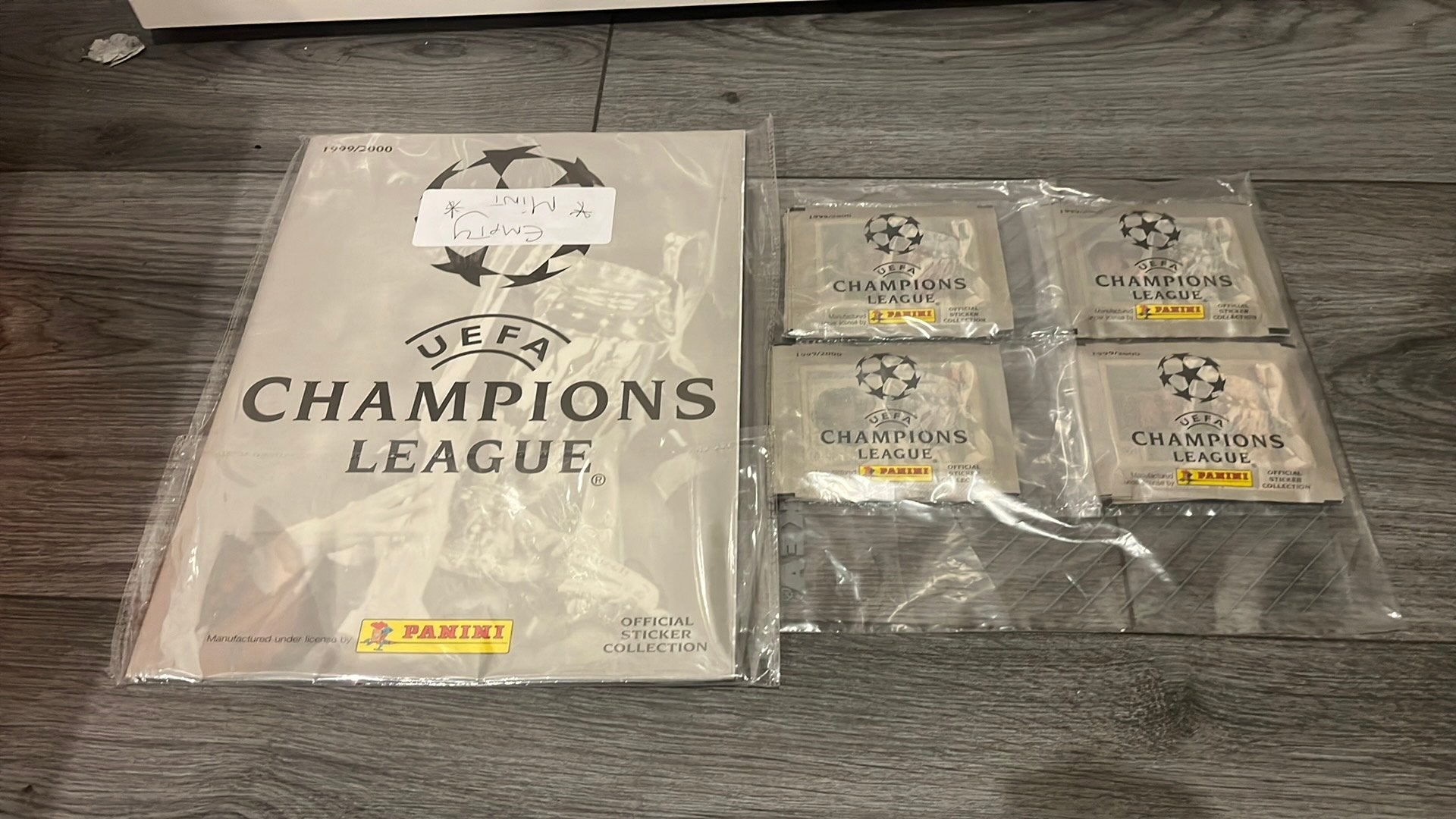 Panini Champions league. 1999/2000 Album + 40 packs, Ophalen of Verzenden, Zo goed als nieuw