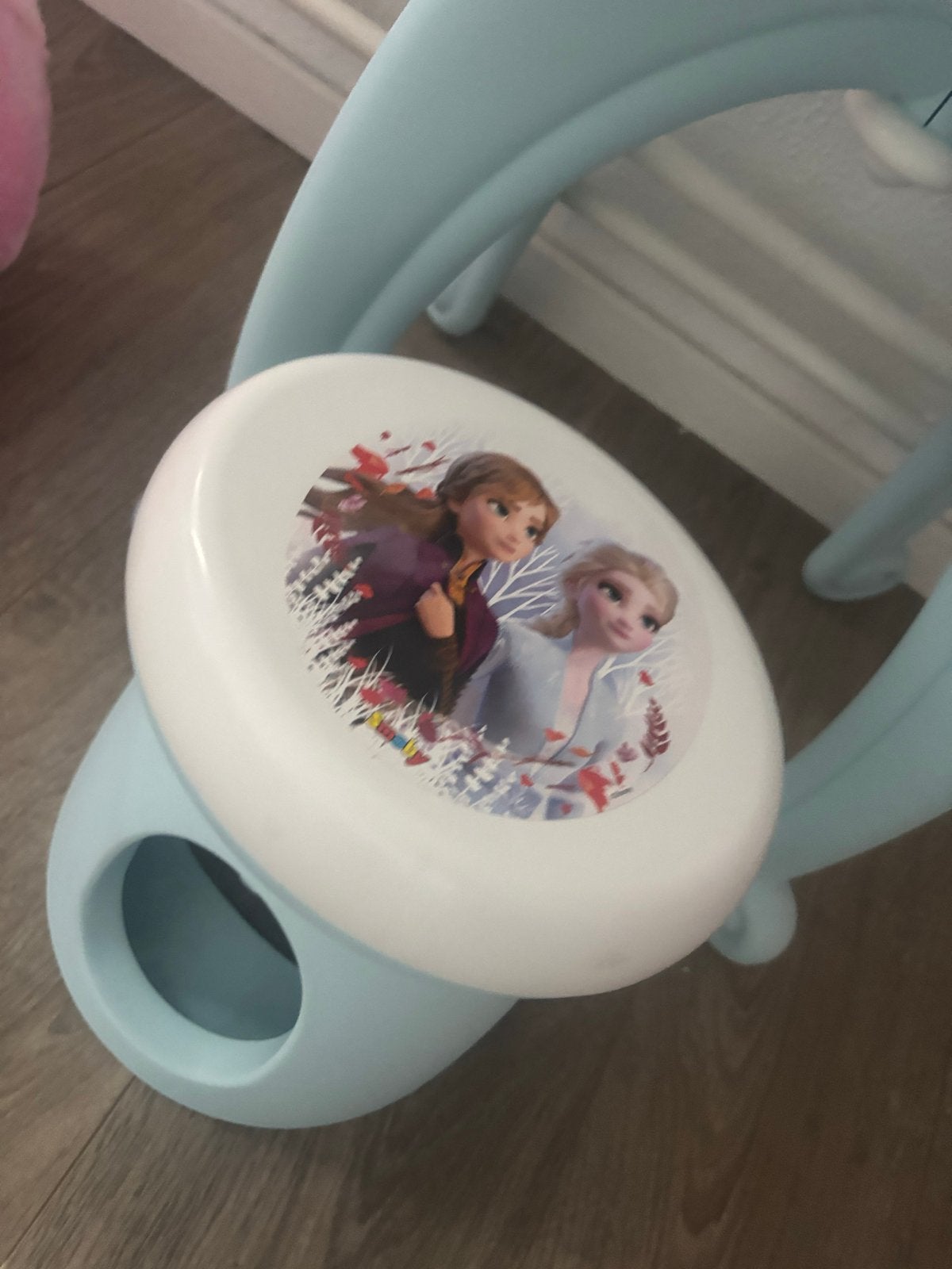 Frozen kaptafel met krukje, Ophalen, Gebruikt, Tafel(s) en Stoel(en)