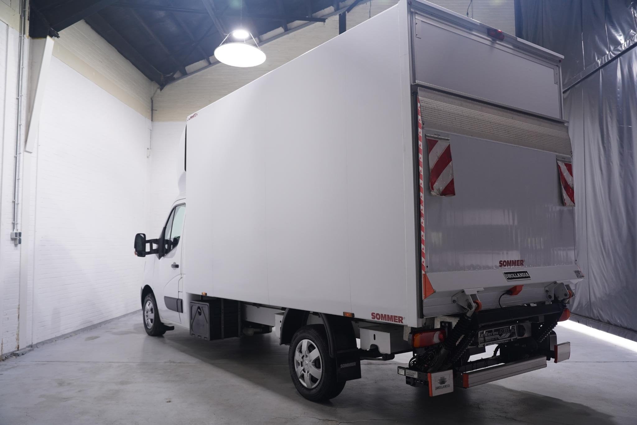 Nissan Interstar 2.3 DCi 163 pk Bakwagen met Laadklep Navi,, Voorwielaandrijving, Start-stop-systeem, Stof, Gebruikt