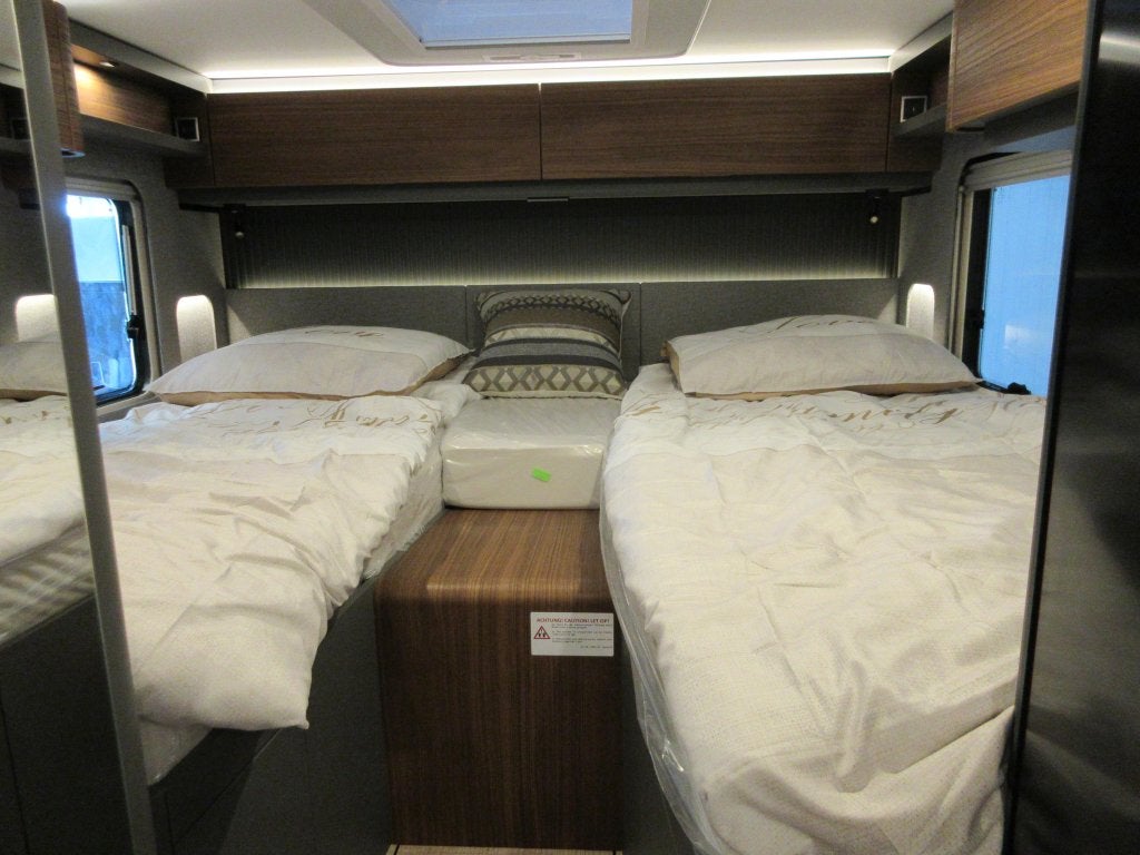 Hymer B-MC T 600 SLC dubbele bodem, Caravans en Kamperen, Ringverwarming, Diesel, Tot en met 3, Hymer