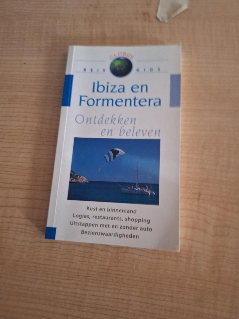 reisgids ibiza en formentera - globus-, Boeken, Overige merken, Europa, Ophalen of Verzenden, Zo goed als nieuw