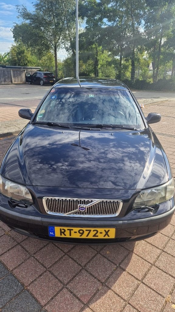 Volvo V70 2.3 T-5 250PK AUT 2002 Zwart, Auto's, 1800 kg, Zwart, Zwart, Stationwagon
