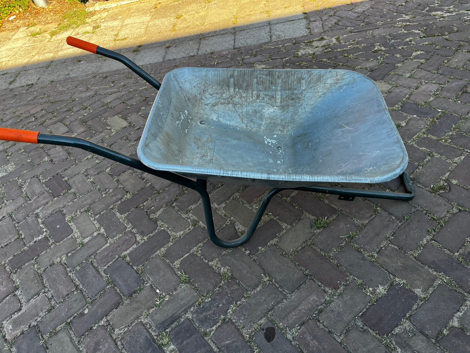 4 kruiwagens zonder wiel nieuw, Ophalen, Zo goed als nieuw
