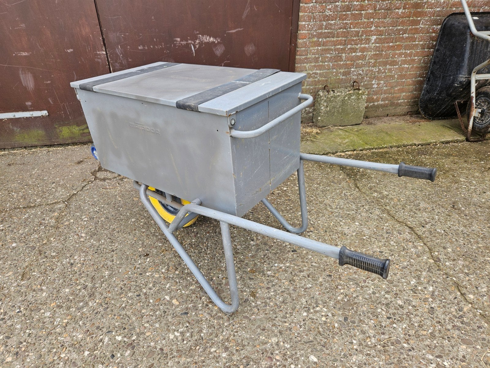 Matador gereedschap kruiwagen, Ophalen, Zo goed als nieuw, Matador