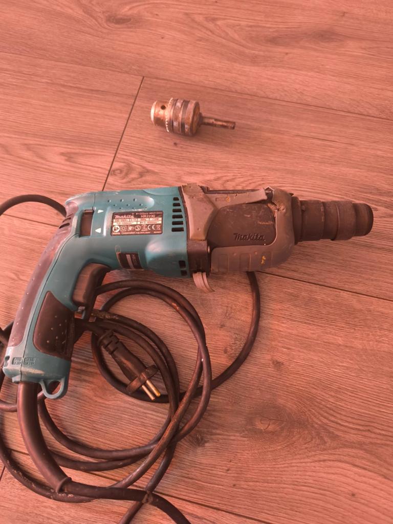 Makita Klopboor HR2230 - Krachtige Boorhamer, Doe-het-zelf en Verbouw, Gereedschap | Boormachines, Ophalen of Verzenden