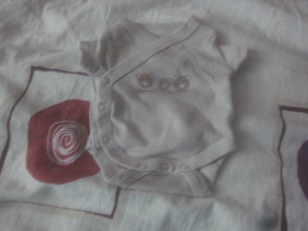 Zandkl./wit prematuur rompertje beertjes Mummy Me Daddy 42, Kinderen en Baby's, Babykleding | Prematuur, Nacht- of Onderkleding