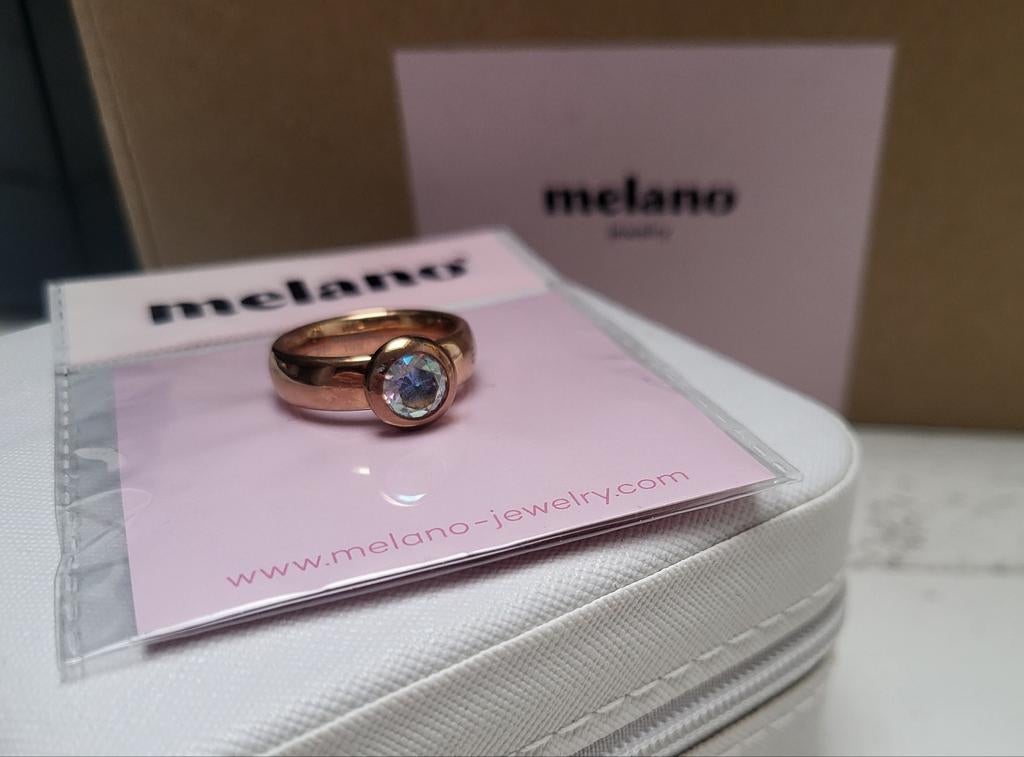 Melano Vivid ring maat 58, zeer goede staat, Sieraden, Tassen en Uiterlijk, Ringen, Met kristal, Overige materialen, 20 of groter