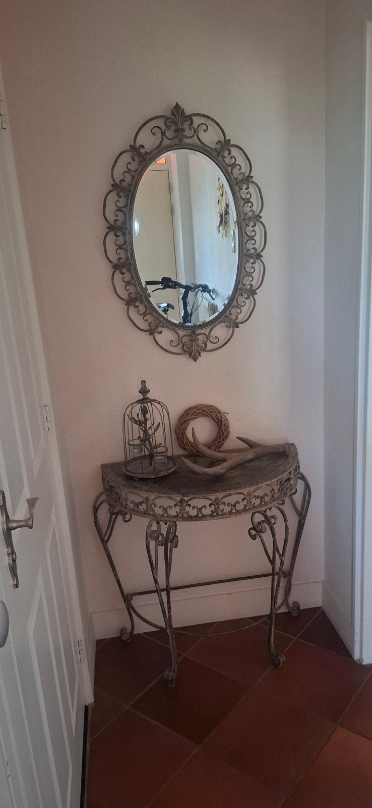 Sidetable met spiegel, Ophalen