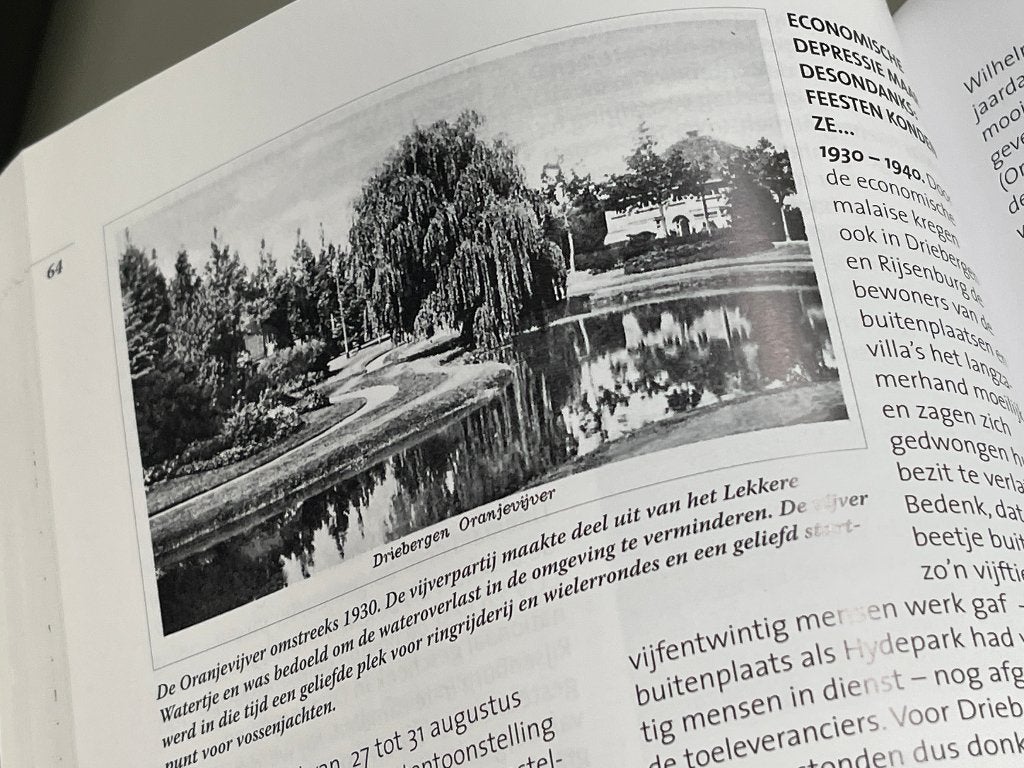 Goeie lieve tijd – Oranjefeesten in Driebergen-Rijsenburg, Ophalen of Verzenden, 20e eeuw of later, Zo goed als nieuw