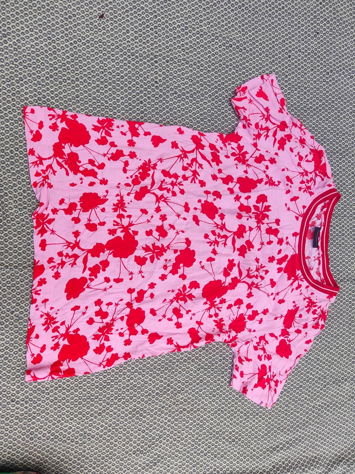 FREE/QUENT roze/rode bloemenprint T-shirt maat L, Kleding | Dames, T-shirts, Maat 42/44 (L), Ophalen of Verzenden, Zo goed als nieuw