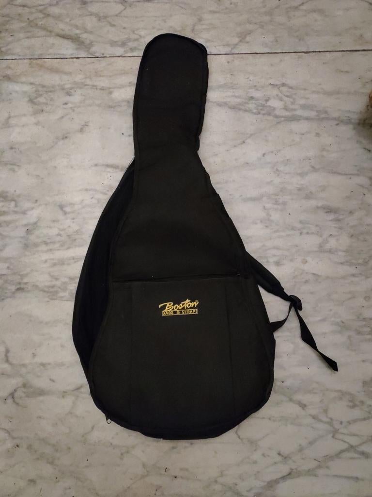 Gitaarhoes voor klassieke gitaar, Ophalen, Akoestische gitaar