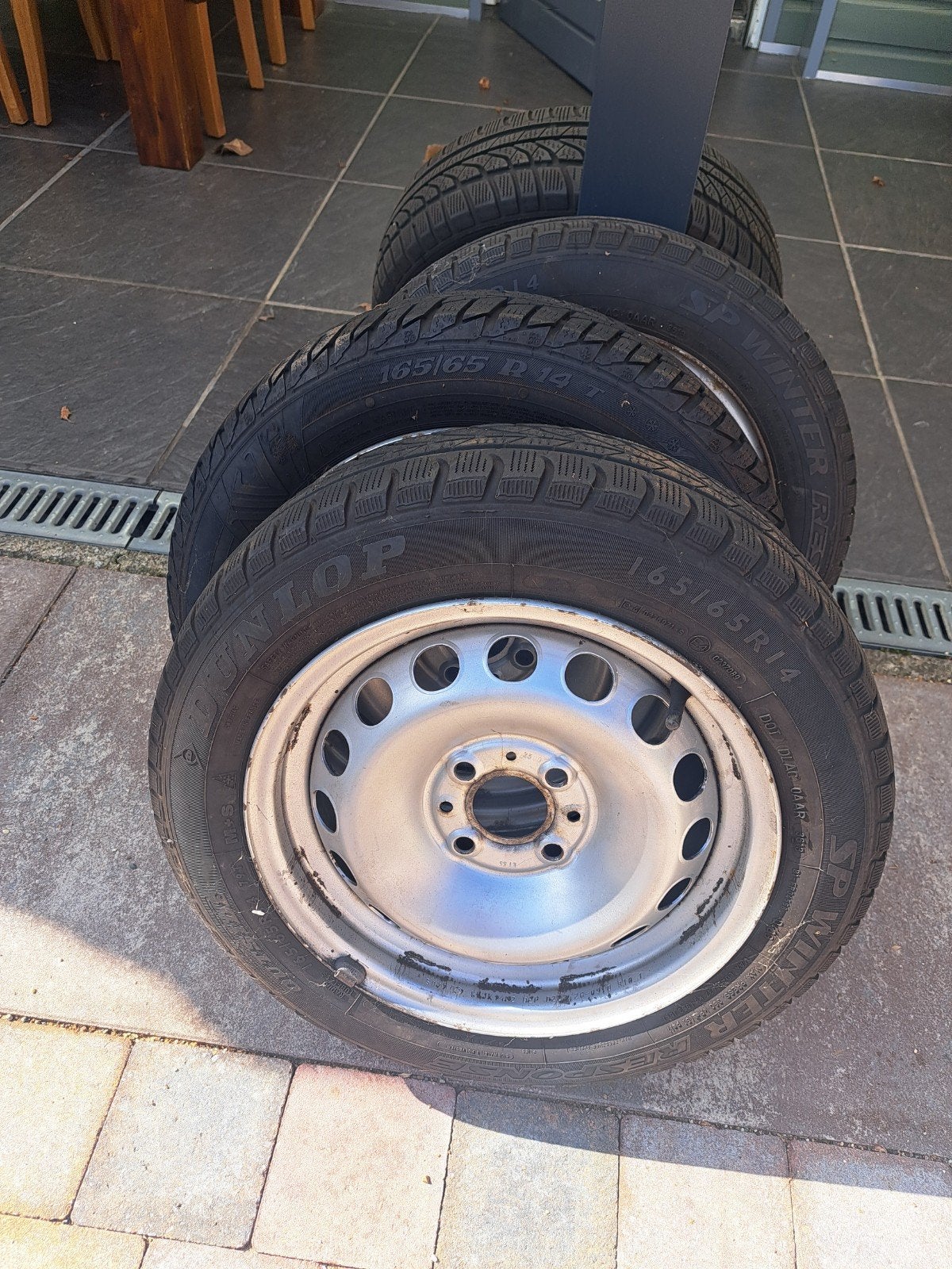 Winterbanden op velg: 3x Dunlop, 1x Viking 165/65 R14, Ophalen, 14 inch, Gebruikt, Banden en Velgen
