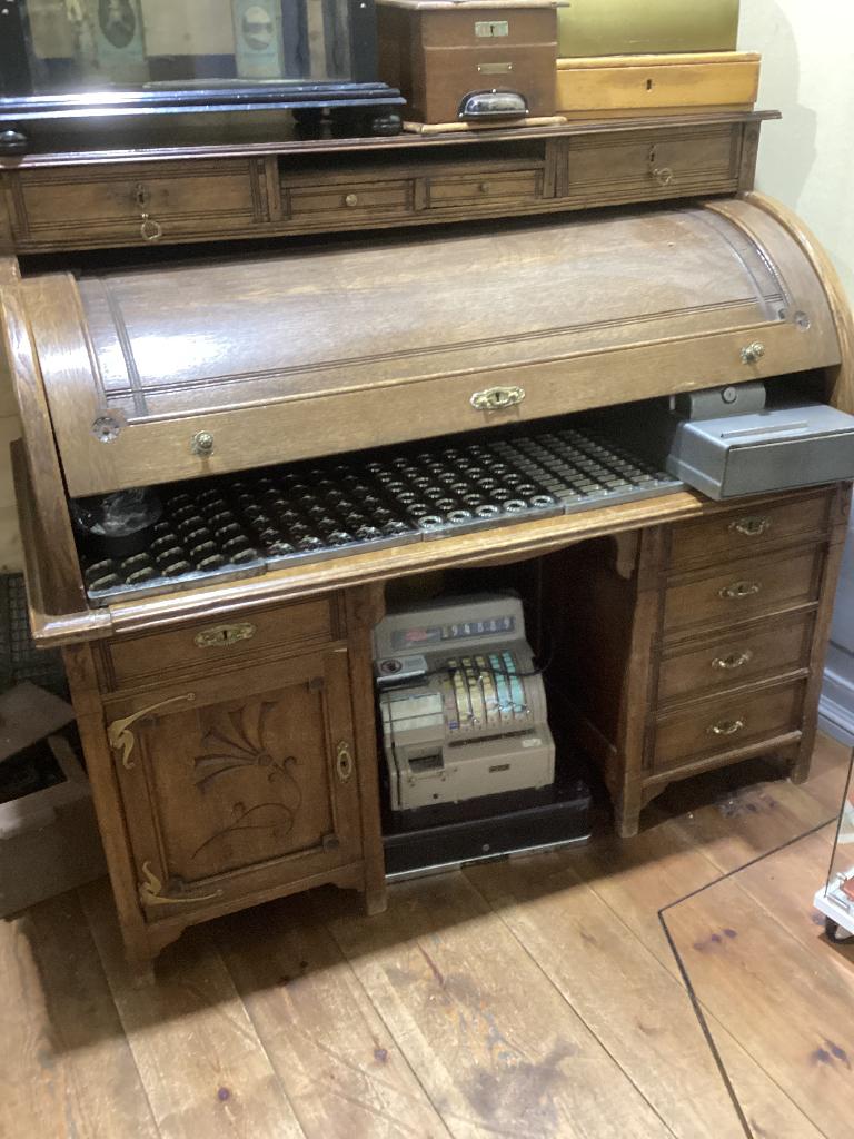 rolluik bureau, Ophalen, Zo goed als nieuw