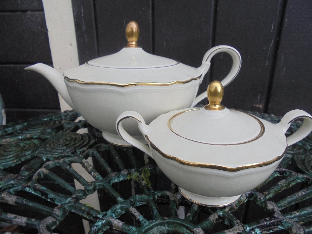 Theepot + suikerpot Eschenbach Bavaria Balmoral gouden bies, Ophalen of Verzenden