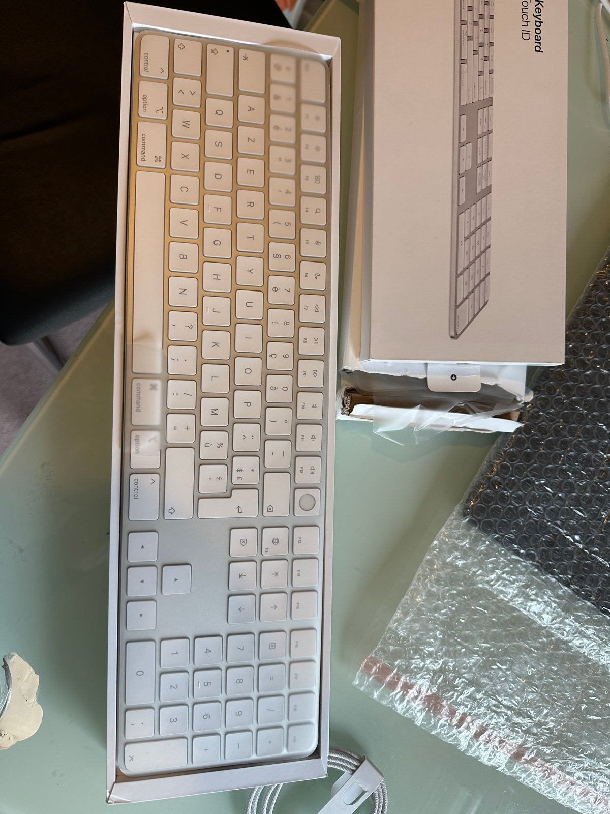 Apple Magic Keyboard met Touch ID Transportschade, Biktstraat, Multimediatoetsen, Ophalen of Verzenden, Draadloos