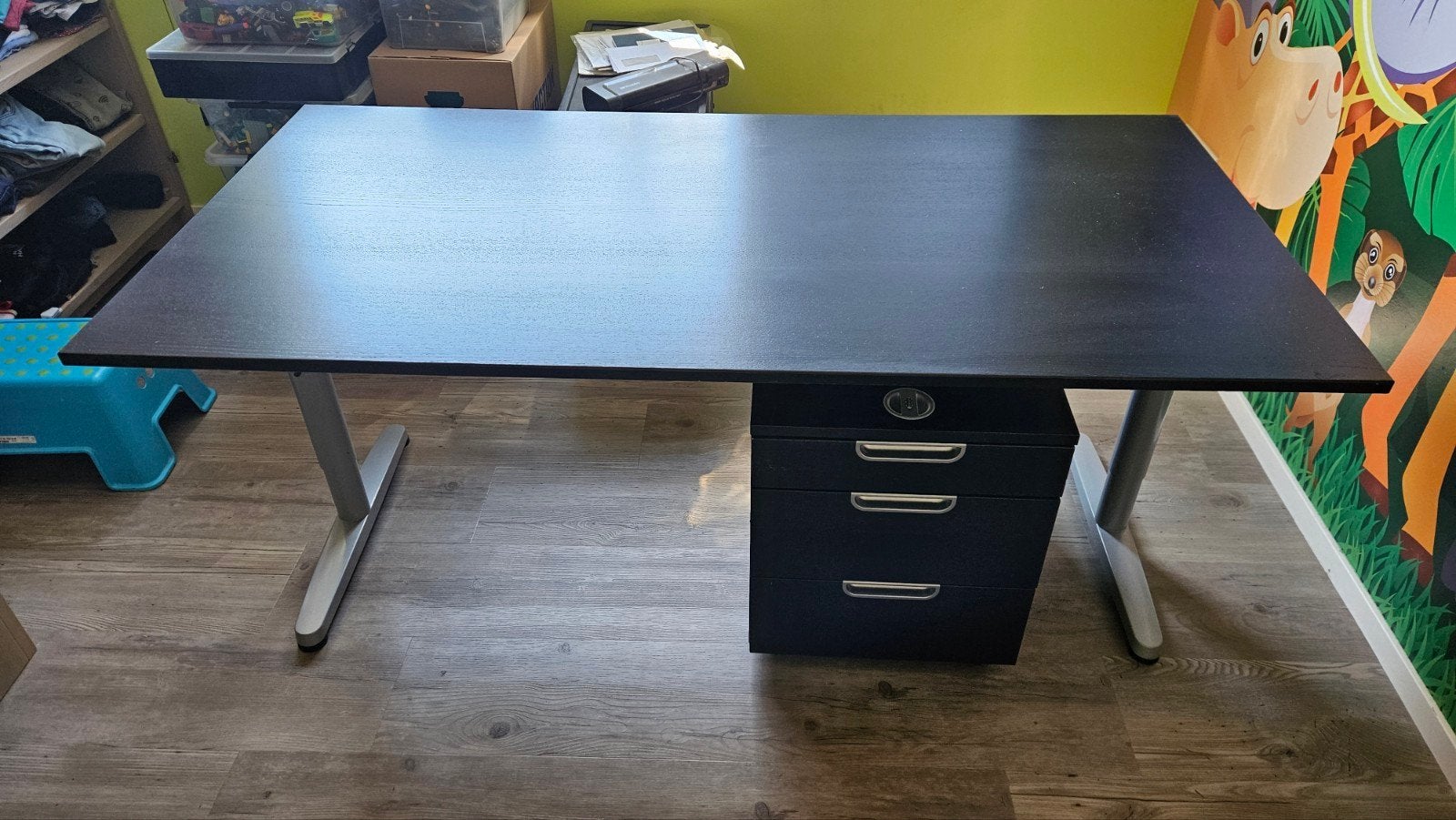 Zwartbruin bureau met ladeblok IKEA, Huis en Inrichting, Ophalen, Gebruikt, Hout, Computerbureau