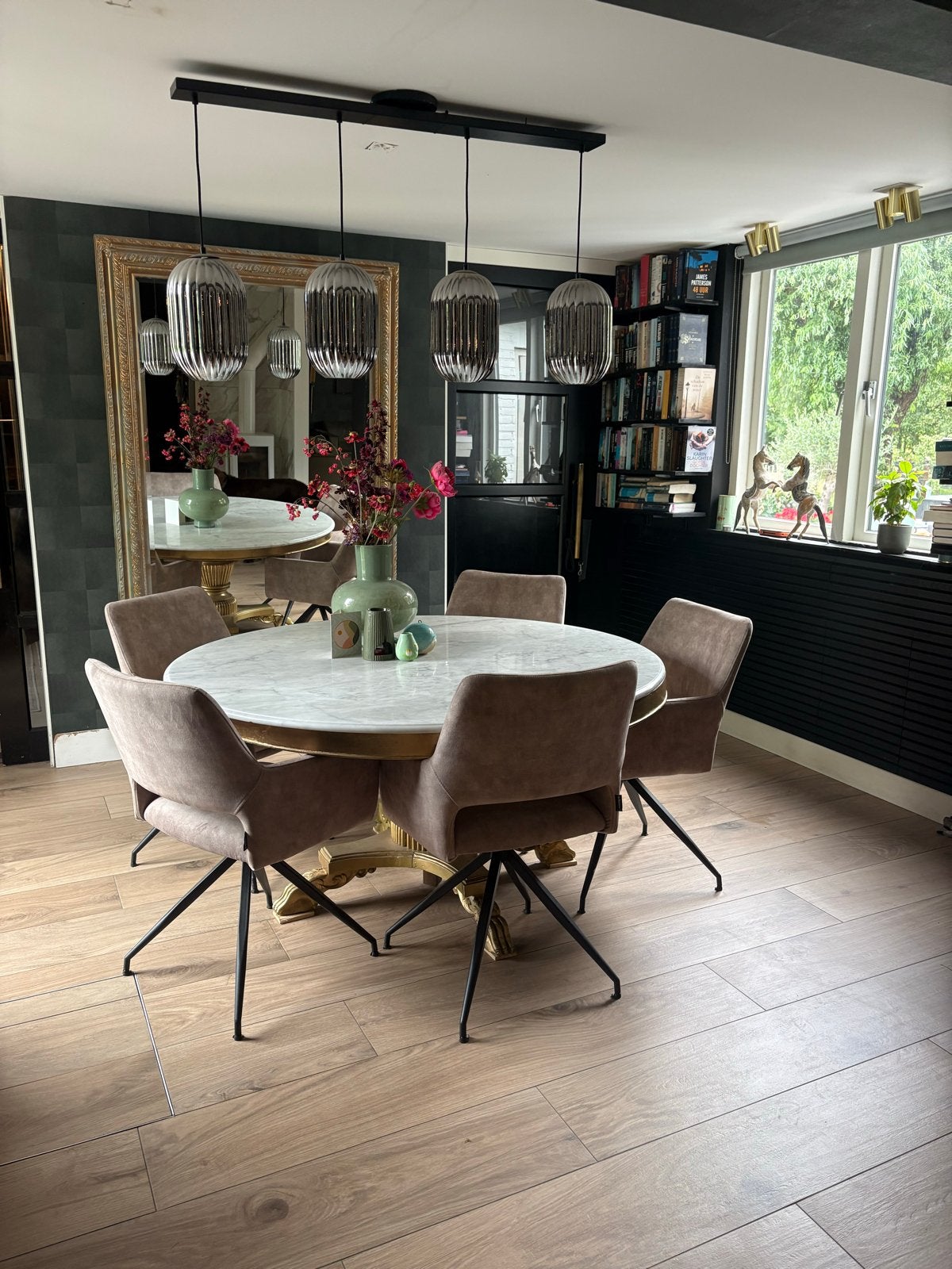 Ronde marmeren eettafel 150 cm met gouden voet, Huis en Inrichting, Tafels | Eettafels, Ophalen, Overige materialen, Gebruikt