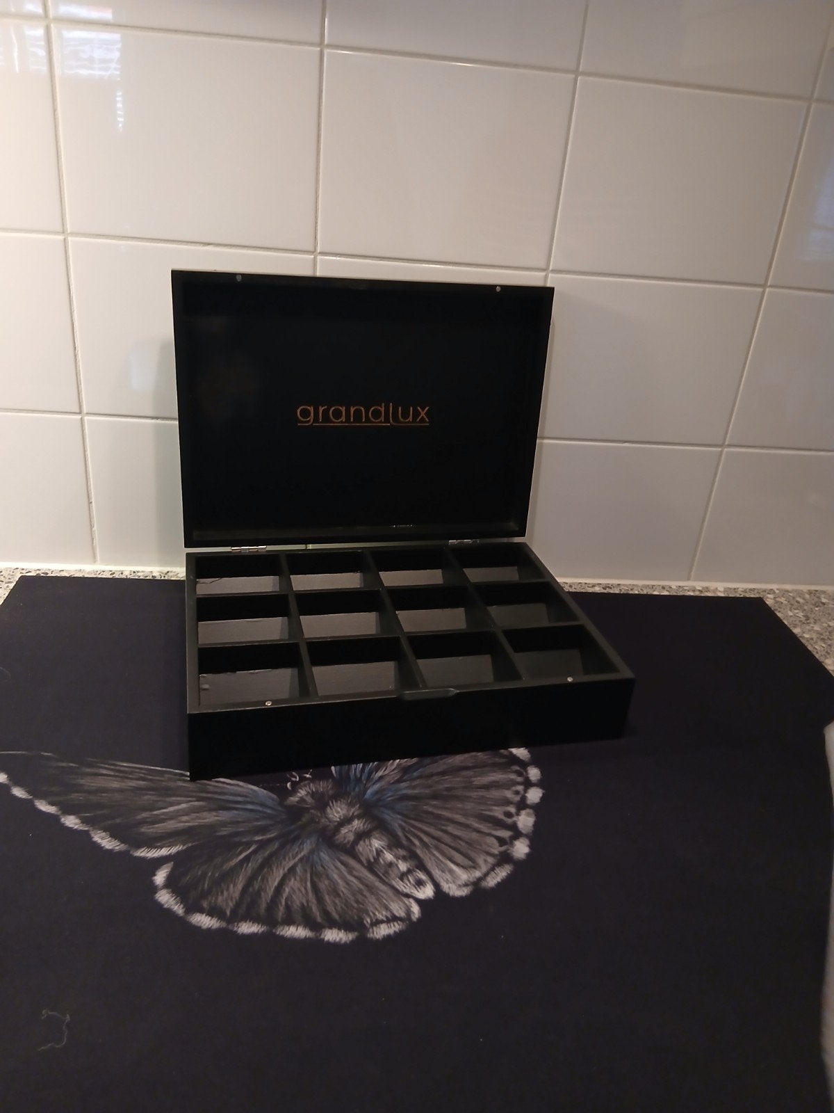 Grandluxt theedoos - Zwart met 12 vakken, Ophalen of Verzenden, Zo goed als nieuw