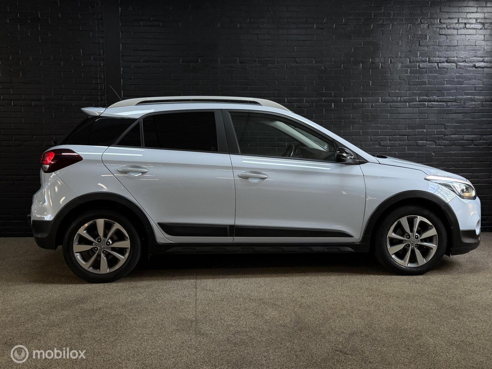 Hyundai i20 1.0 T-GDI Active CROSSOVER NAVI CRUISE PDC VELG, Voorwielaandrijving, Gebruikt, Euro 6, Wit