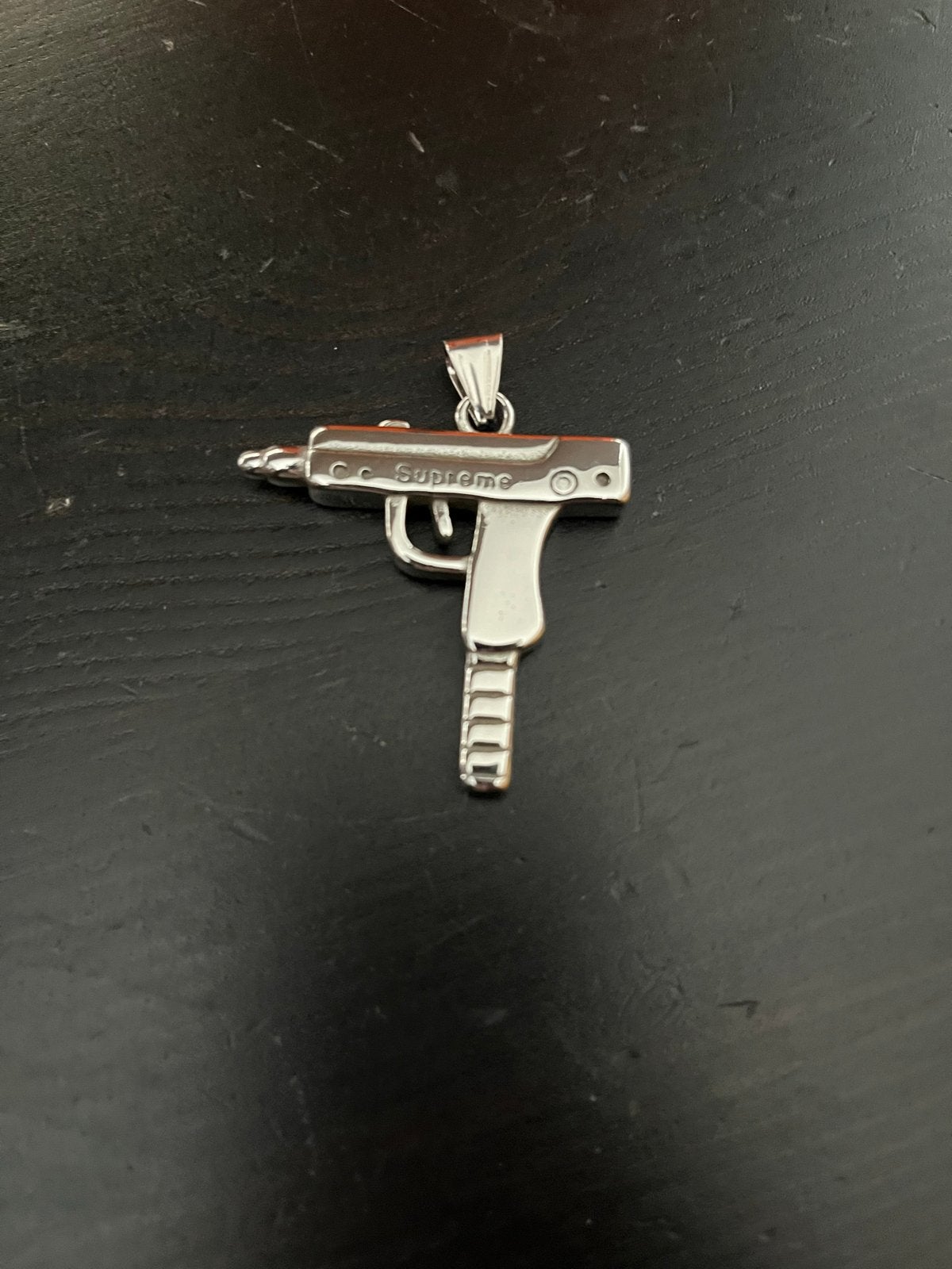 Pistool hanger voor ketting Supreme, Nieuw, Ophalen of Verzenden, Zilver, Overige materialen