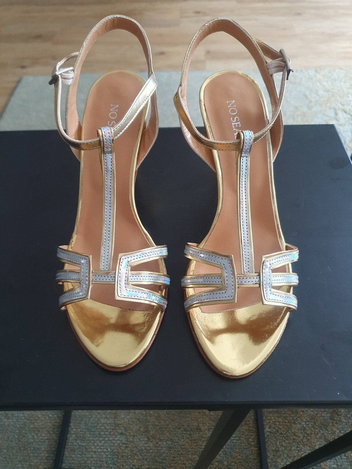 Gouden sandalen met hak - No Season mt 39, Kleding | Dames, Schoenen, Overige kleuren, Nieuw, No Season, Sandalen of Muiltjes