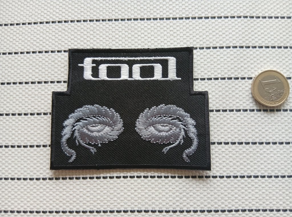 Tool vrij  mooie embroidered eyes patch t45 metal, Ophalen of Verzenden, Nieuw, Kleding