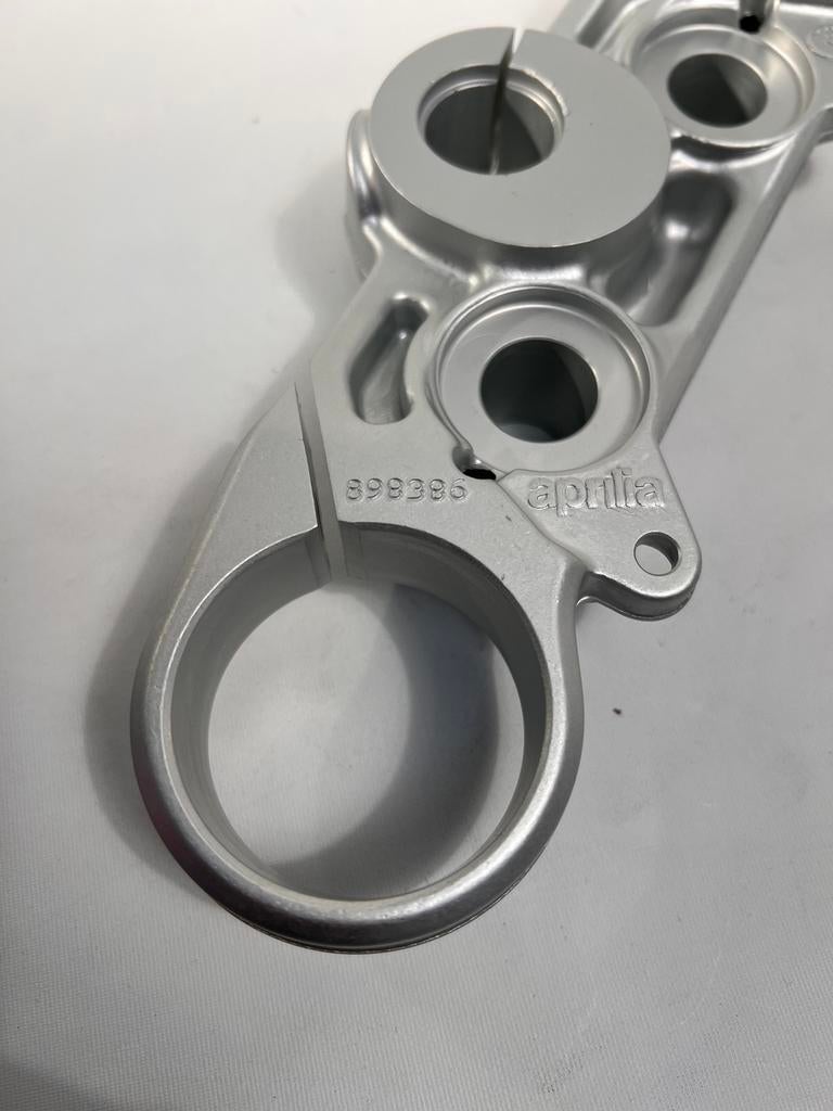 Kroonplaat Aprilia Dorsoduro 750/900, Ophalen of Verzenden, Nieuw