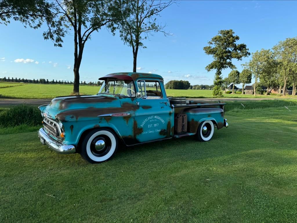 Foto 10 van Chevrolet Apache trouwauto huren . Pick up Oltimer te huur