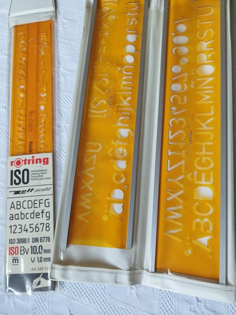 Rotring Lettering stencils, lettersjablonen, Hobby en Vrije tijd, Ophalen of Verzenden, Gebruikt, Overige typen