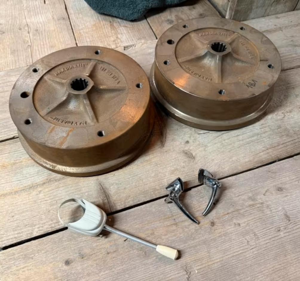 VW 181 kubel remtrommels, Ophalen, Gebruikt, Oldtimer onderdelen