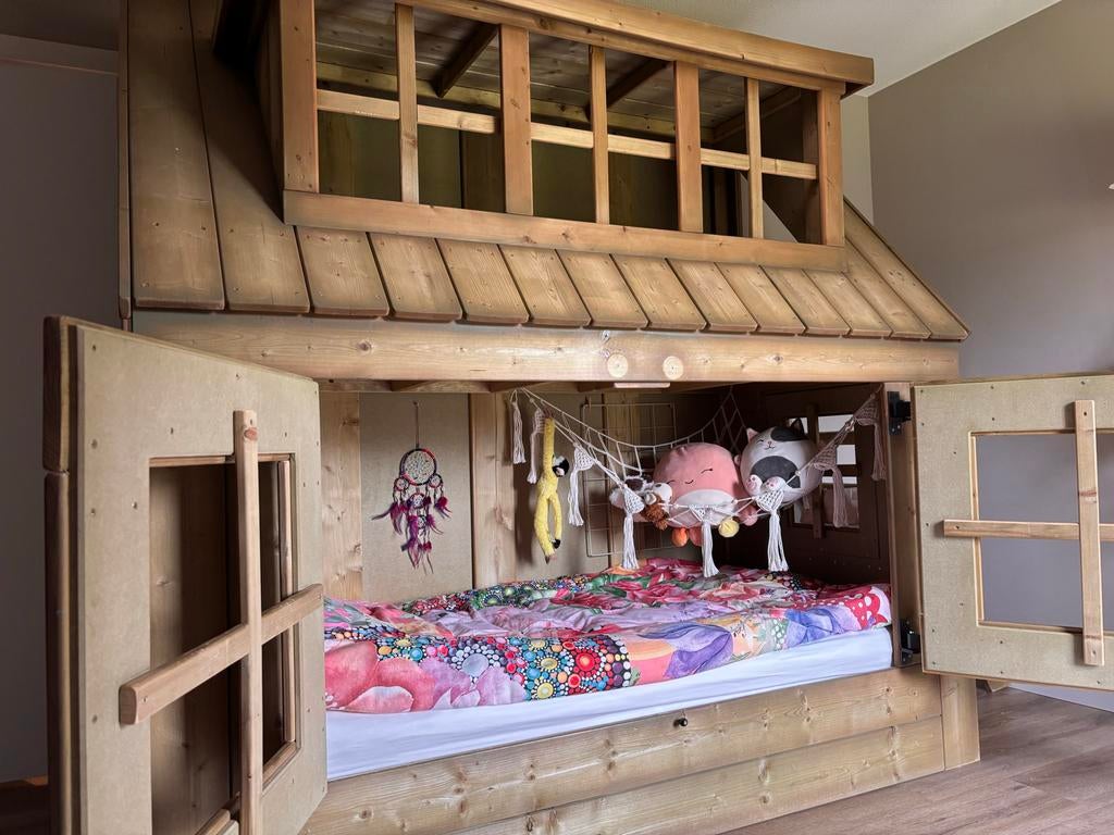 Uniek Houten Bedhuis, Ophalen, Gebruikt, 100 cm of meer, Hoogslaper of Stapelbed